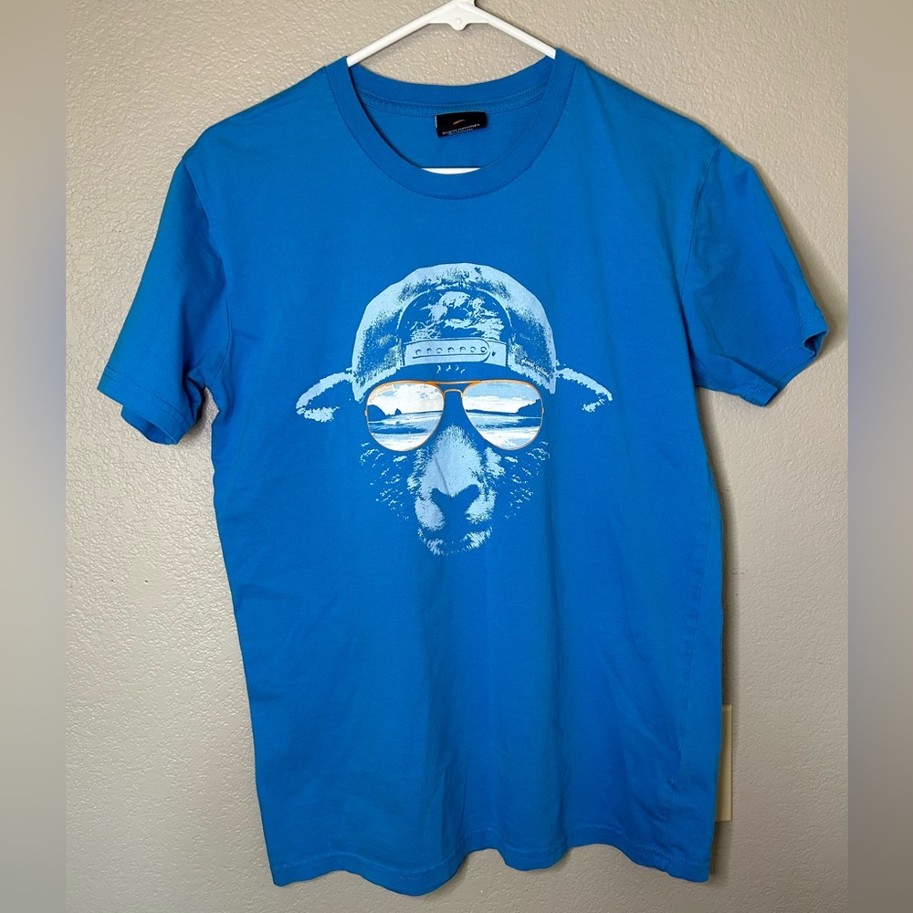 Global Culture Sheep Shades Summer Men's Graphic Tee Surf New Zealand Beach Sz M